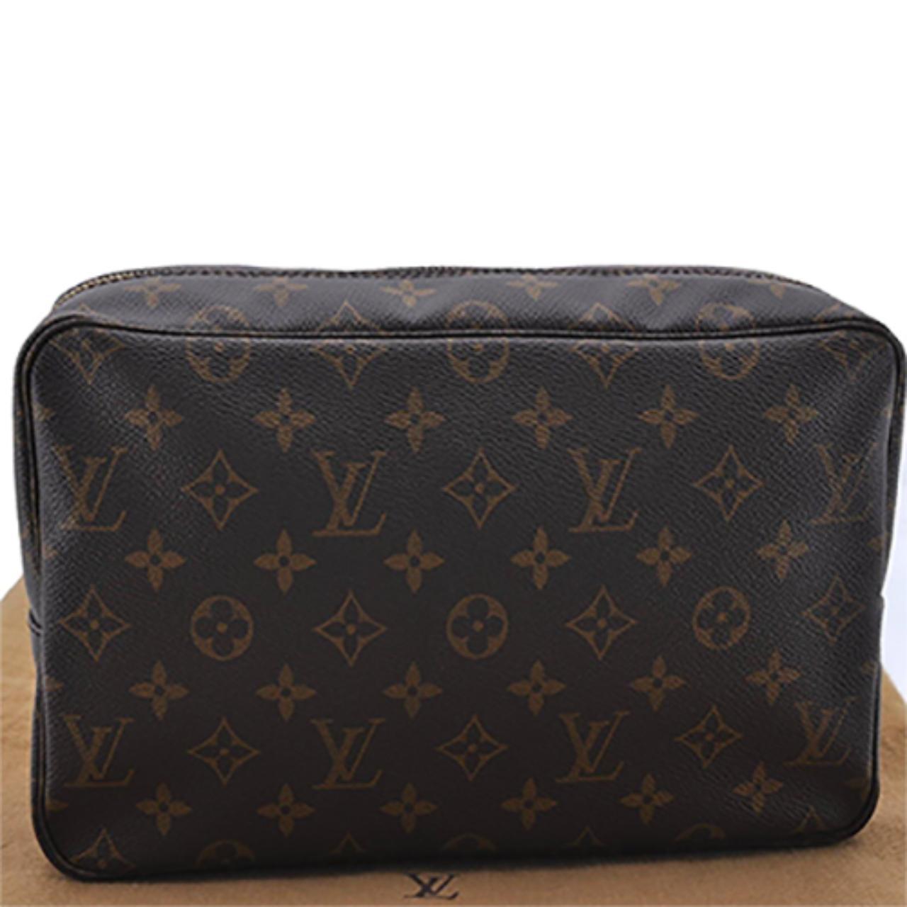 Louis Vuitton, Bags, Louis Vuitton Monogram Trousse Toilette 28 Clutch  Hand Bag
