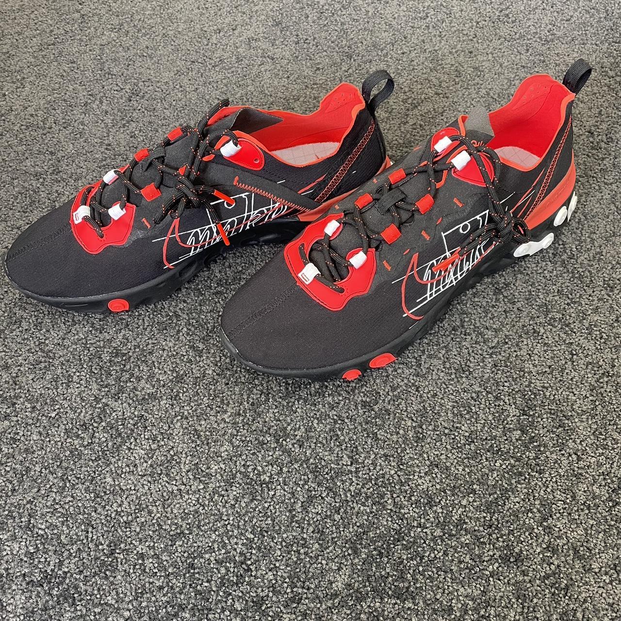 air max 270 react script swoosh