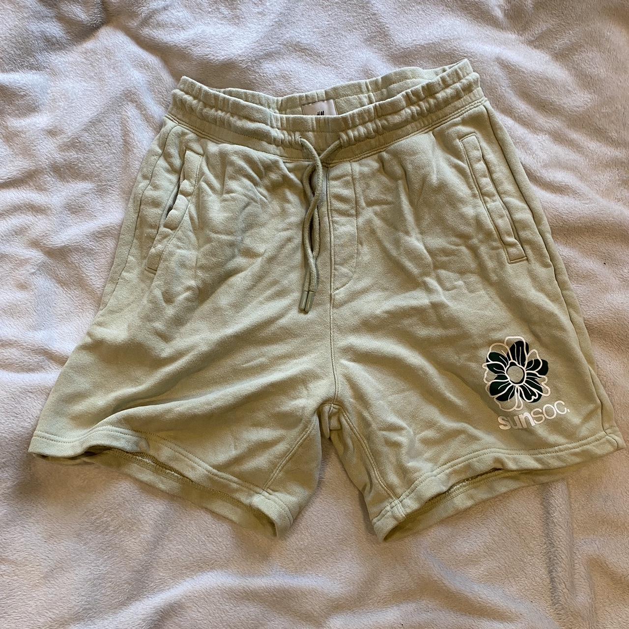 h&m green SUNSOC shorts perfect for summer