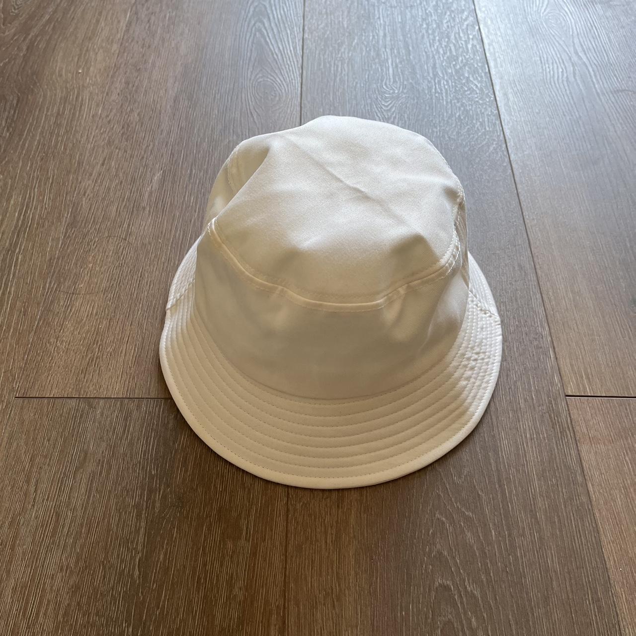 White bucket hat One size No Returns or Refunds - Depop