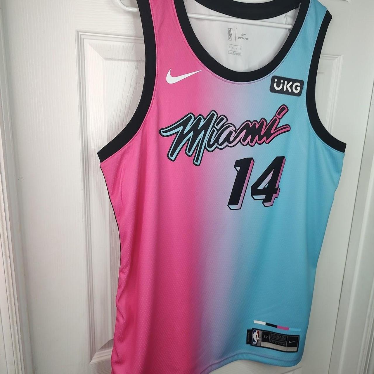 Nike Men's Pink And Blue Top 