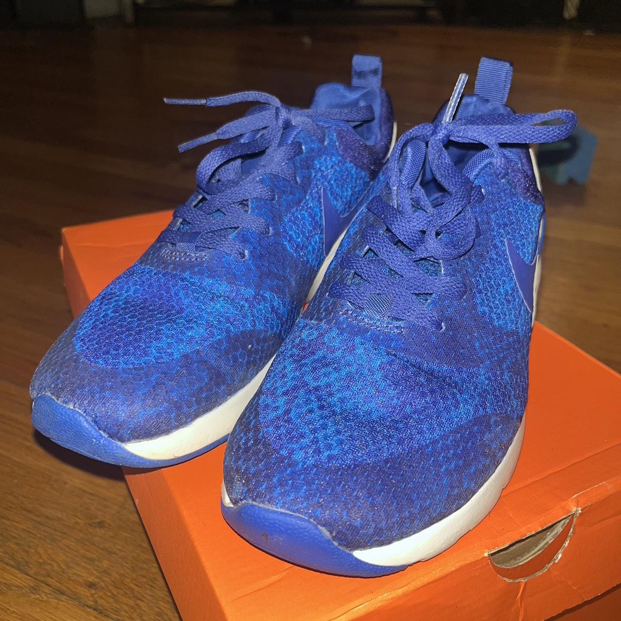 womens nike blue trainers