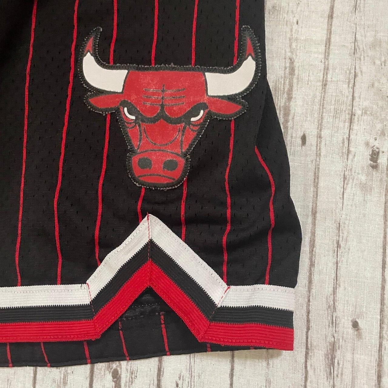 古着 adidas NBA Chicago BULLS VINTAGE CHICAGO BULLS ADIDAS NBA WHITE RED AUTHETIC