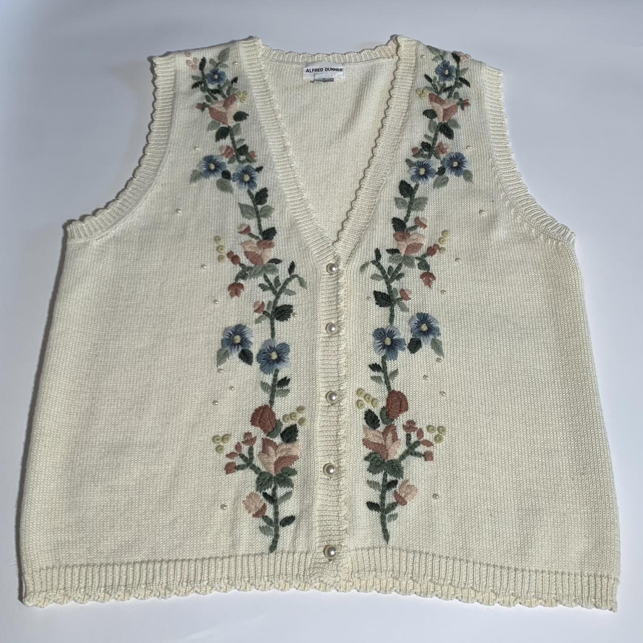 Vintage Women’s Alfred Dunner Floral Pearl Button... - Depop