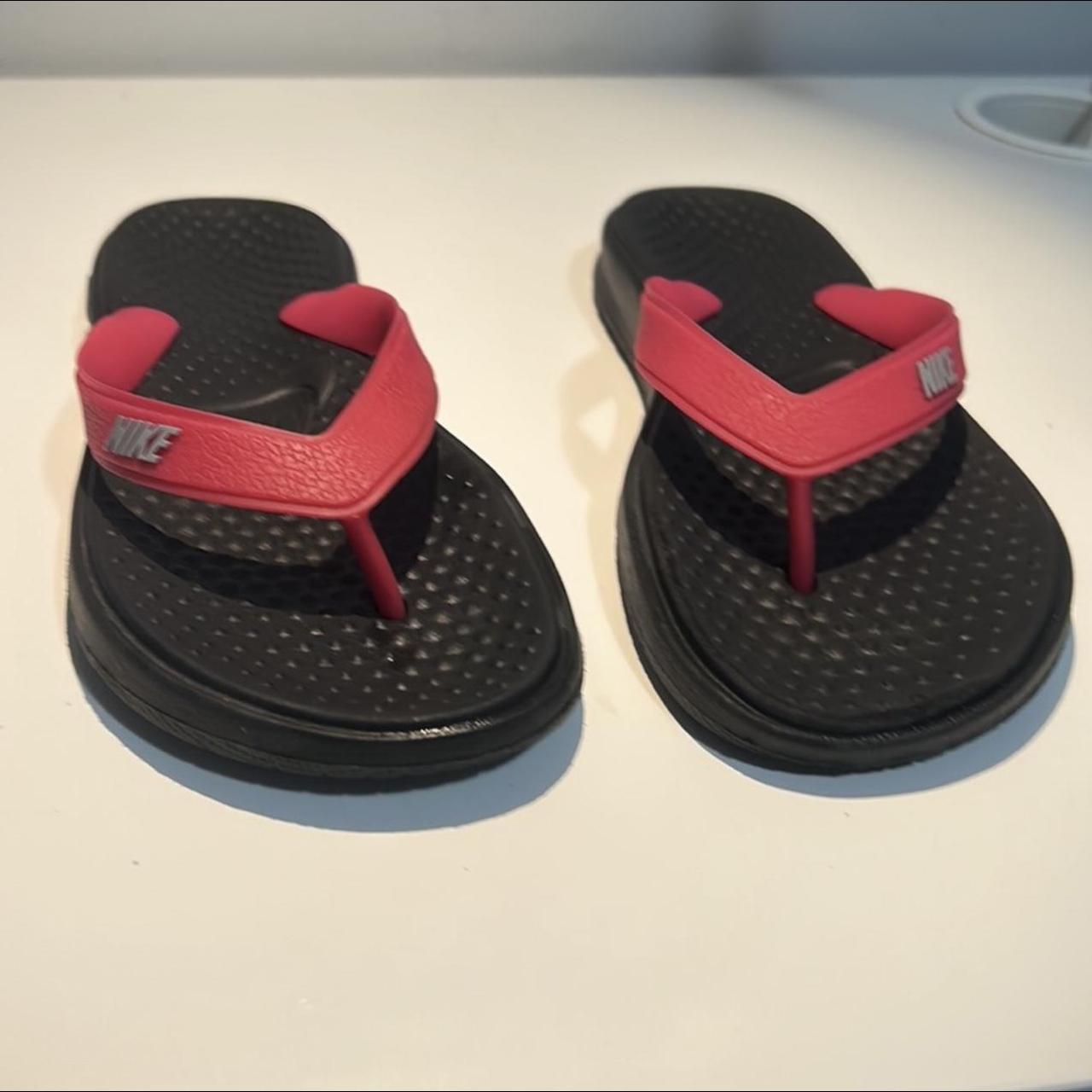 Nike Black and Pink Flipflops | Depop