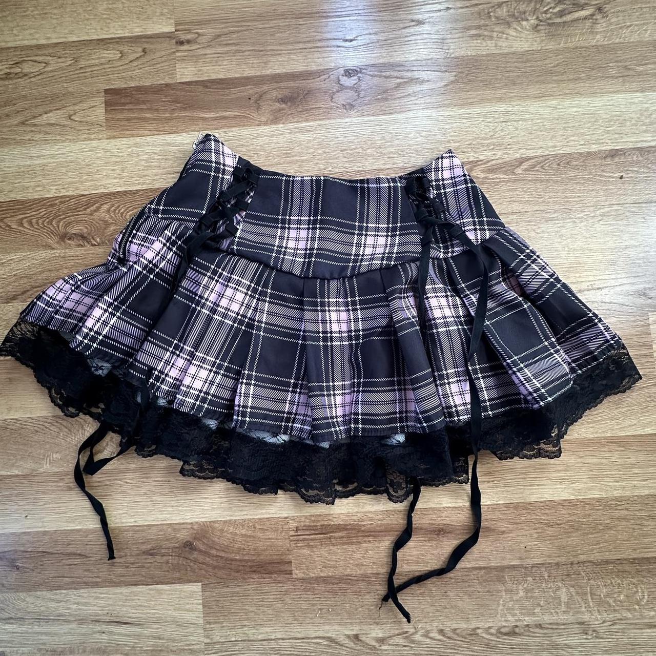 Cute emo skirt👩‍🎤 #egirl #emo #skirt #emo #goth - Depop