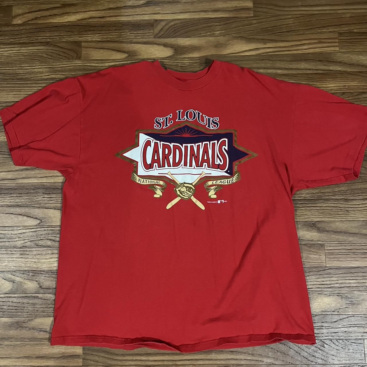 St. Louis Cardinals T-Shirt Men's Size XL Short - Depop