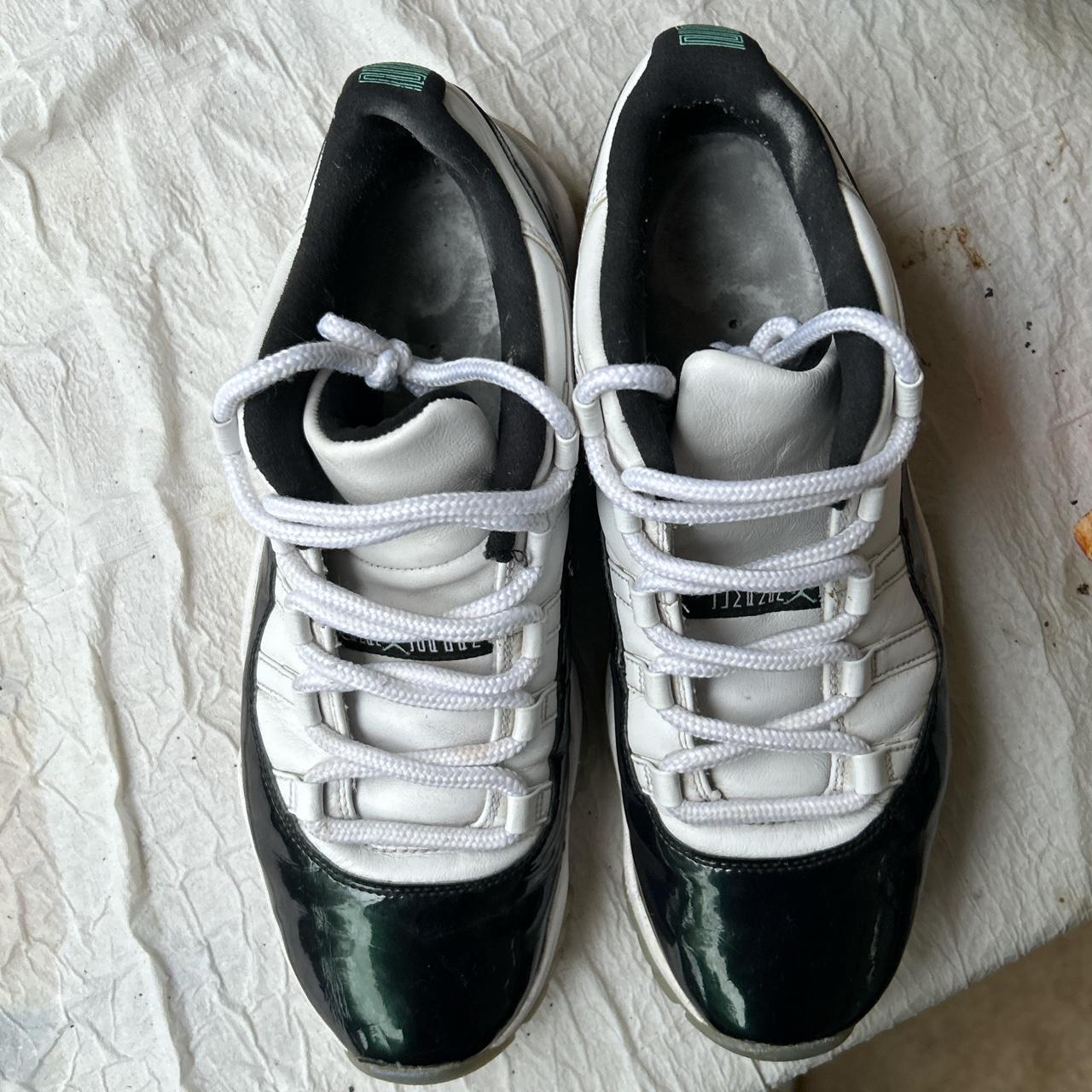 Jordan Men's Green and White Trainers | Depop