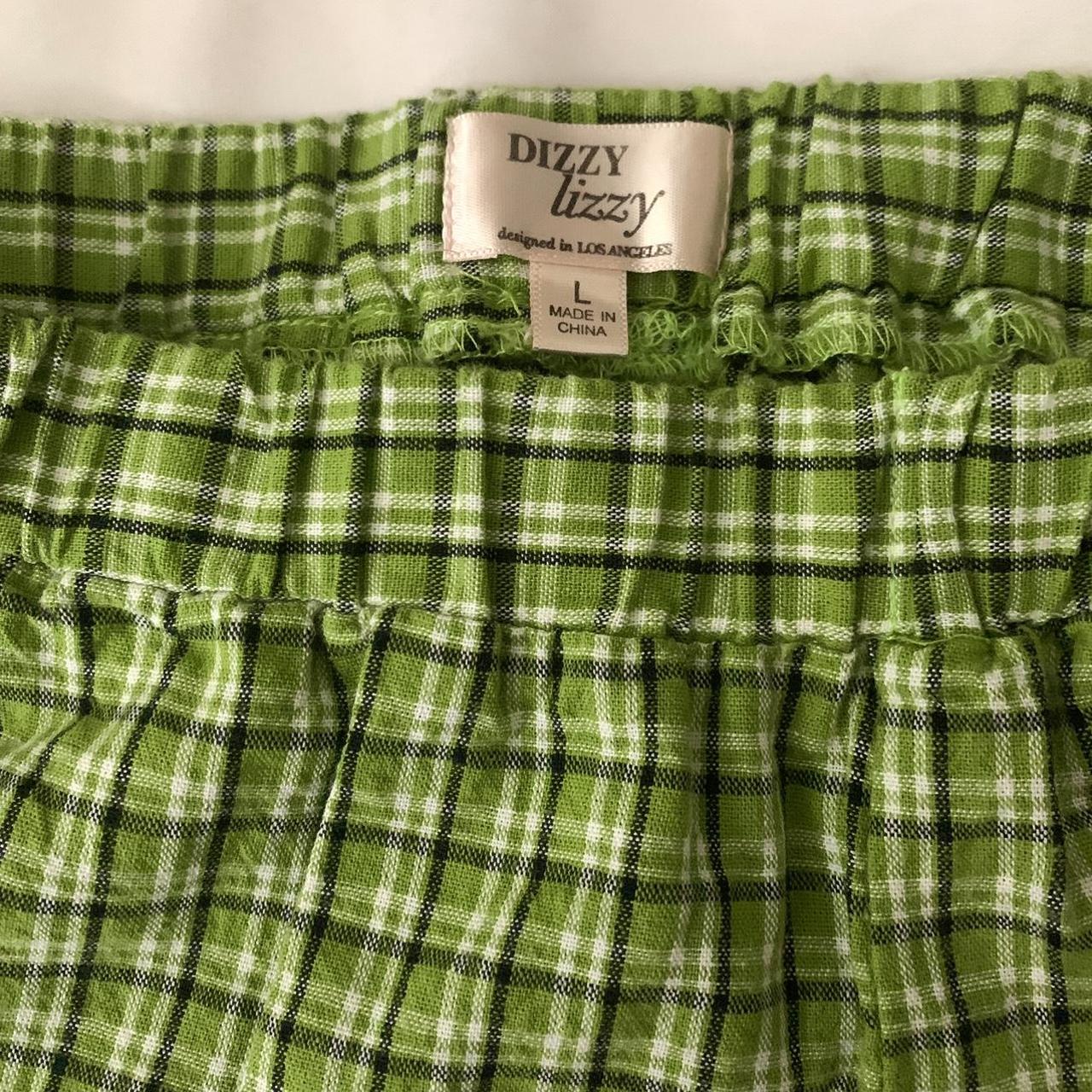 Dizzy Lizzy Women's Green Shorts (3)