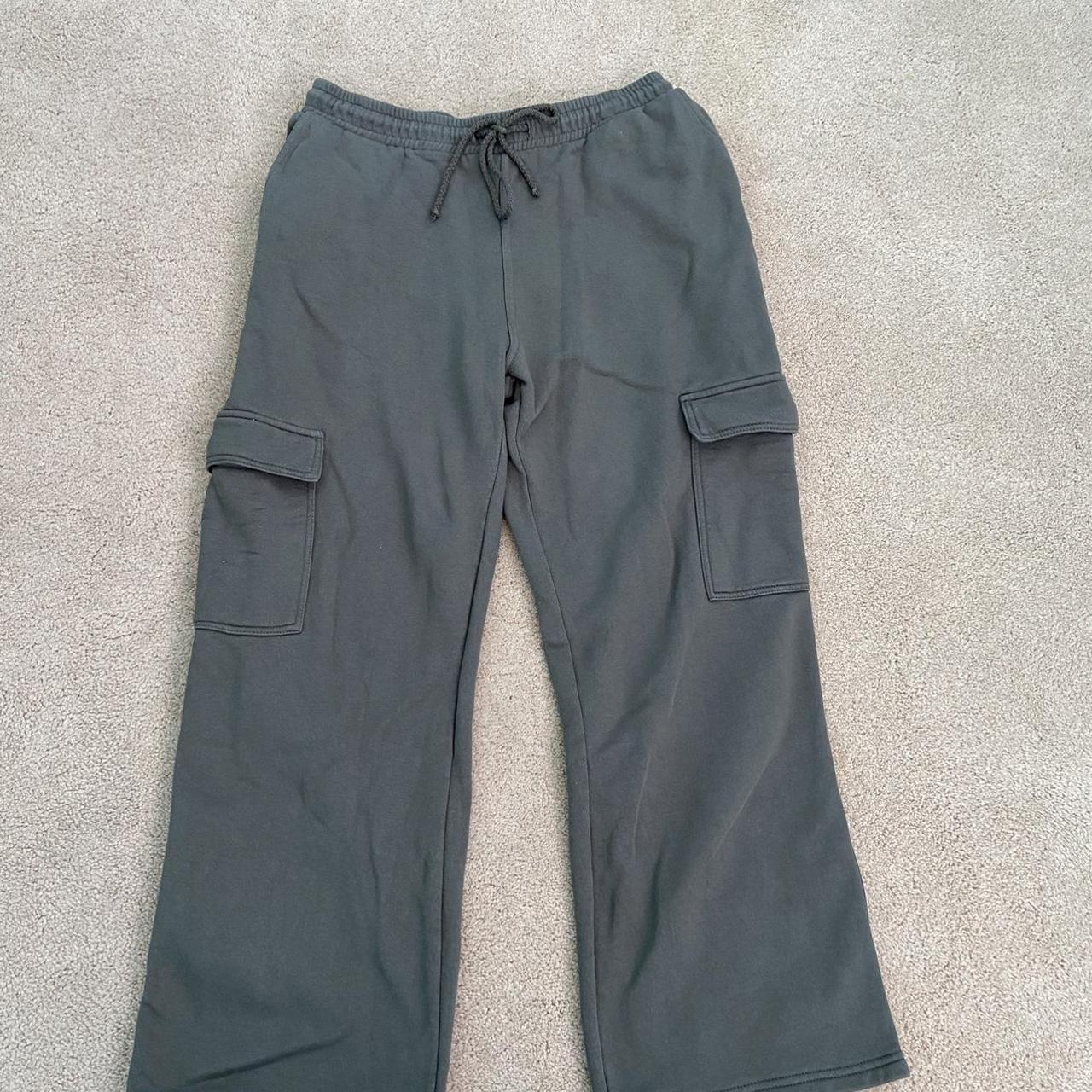 Zara Women's Khaki Trousers | Depop