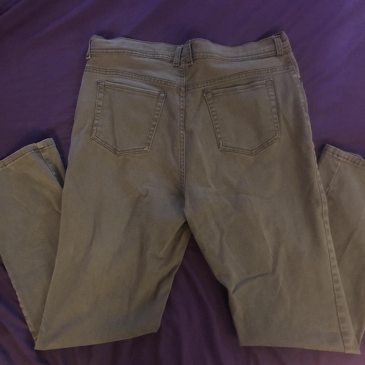 Gloria Vanderbilt khaki green “Amanda” pants. Size... - Depop