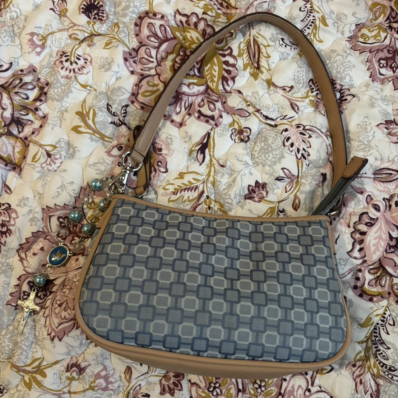 item listed by felicityyg08