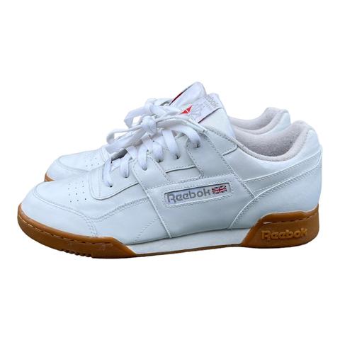 Reebok workout plus white trainers sales with gum sole