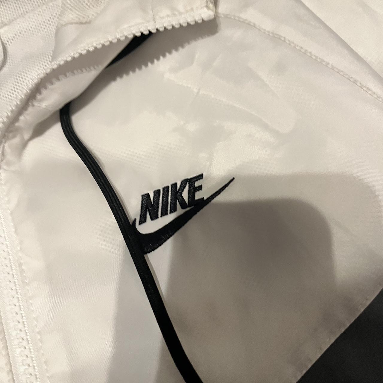 Nike Men's White and Grey Jacket Depop