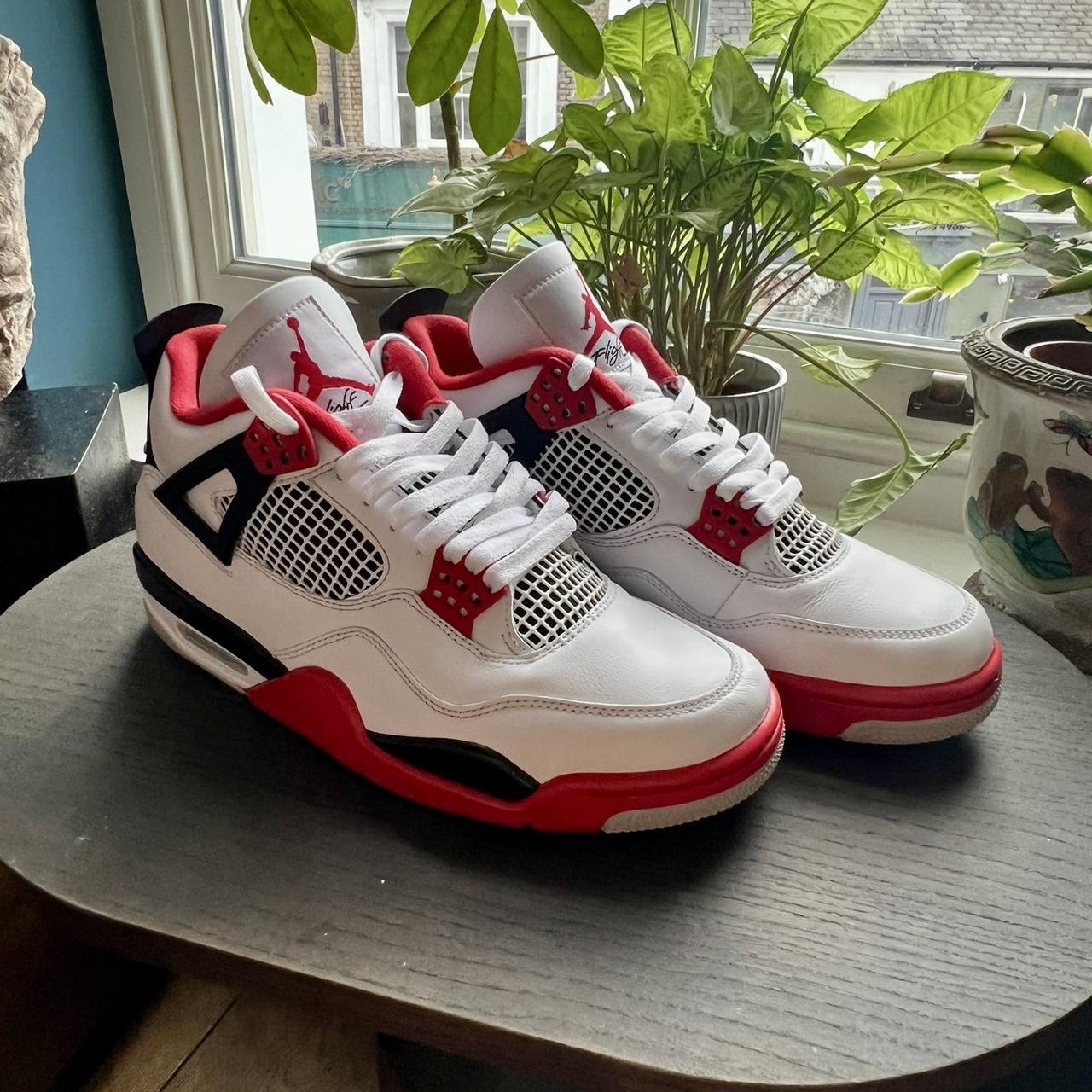 4s white and red