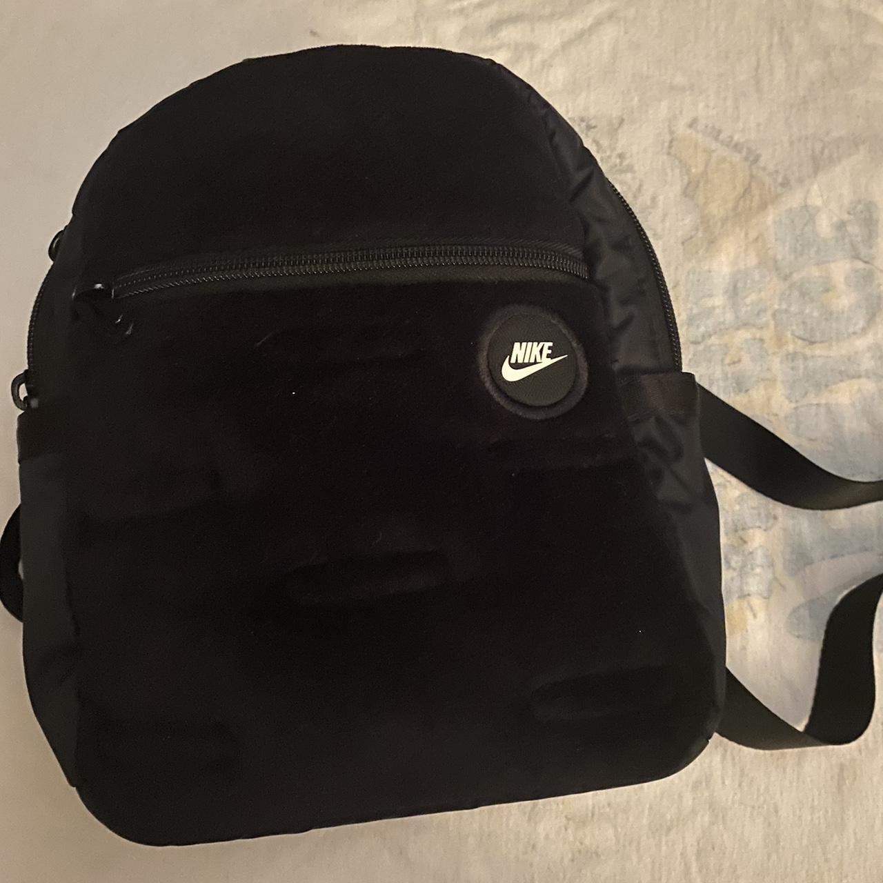 womens black nike bag