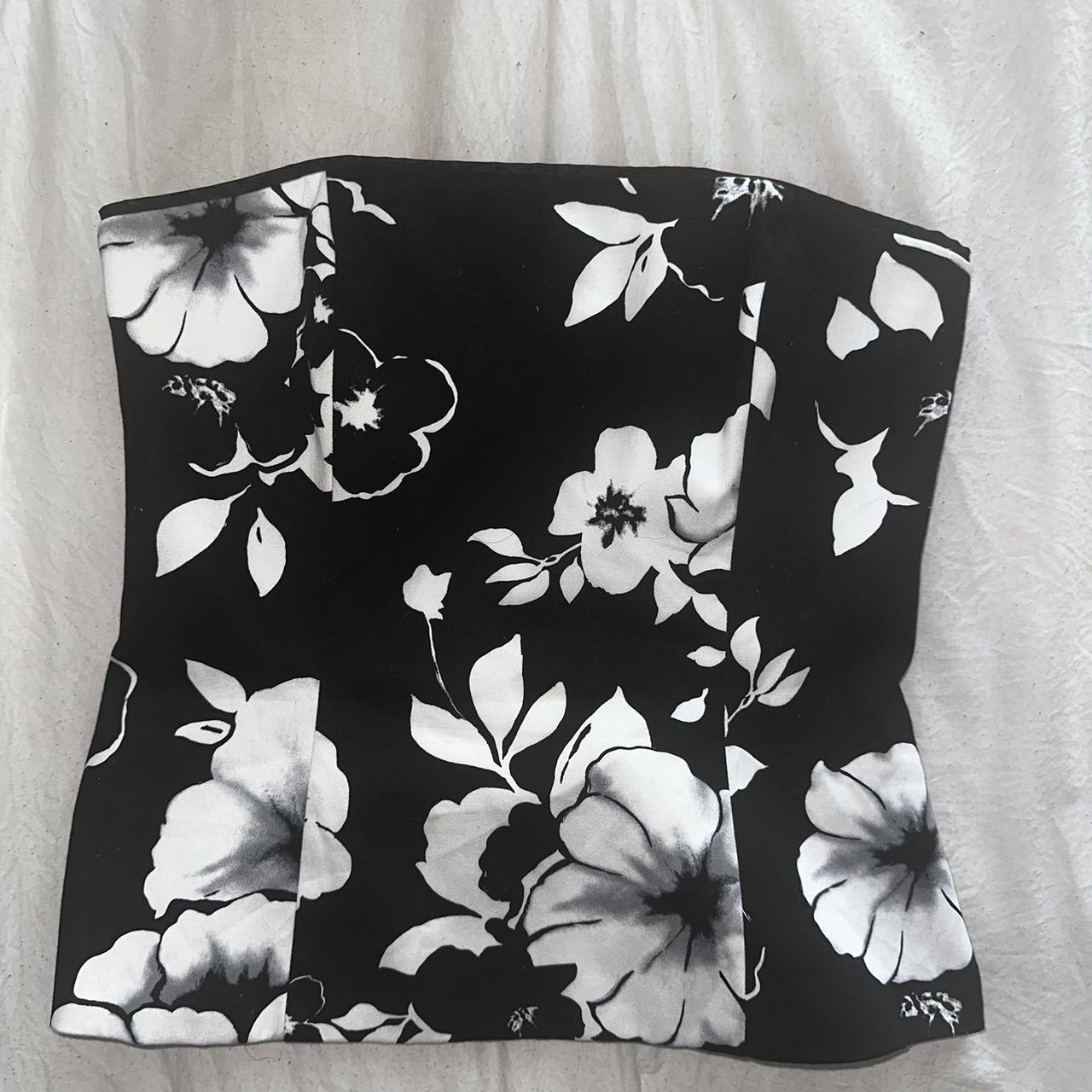 White House Black Market flower corset top Comes - Depop