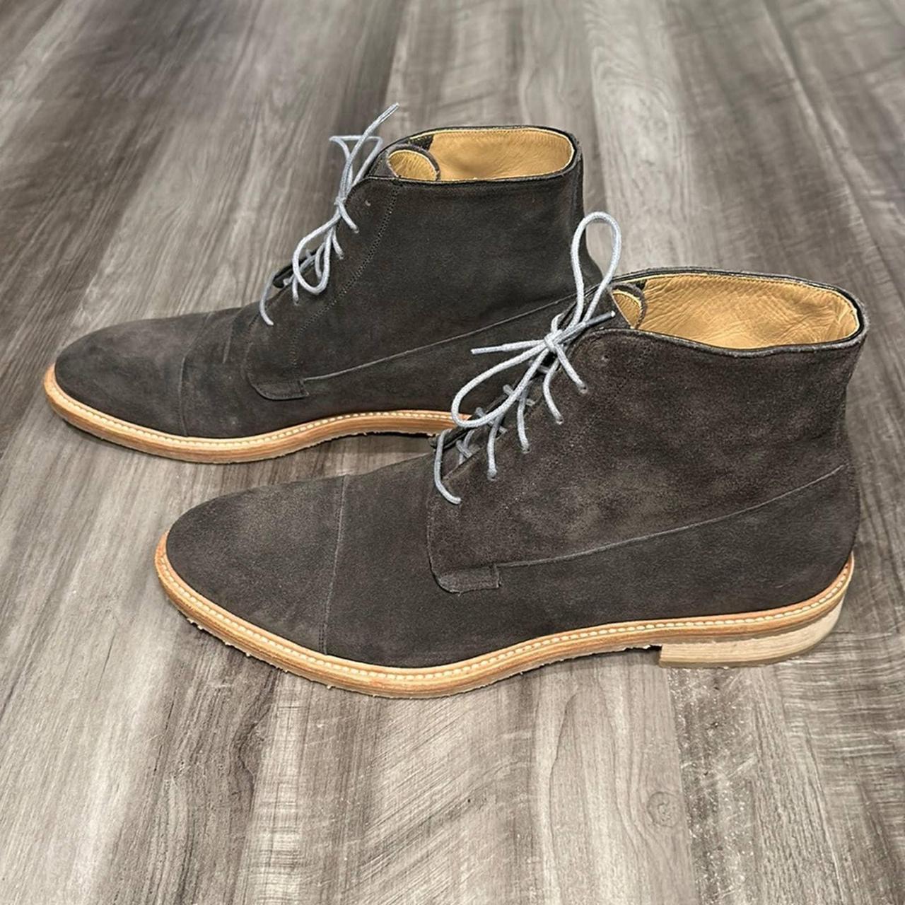 Gordon Rush Suede Chukkas Shoes are preowned. Shoes Depop