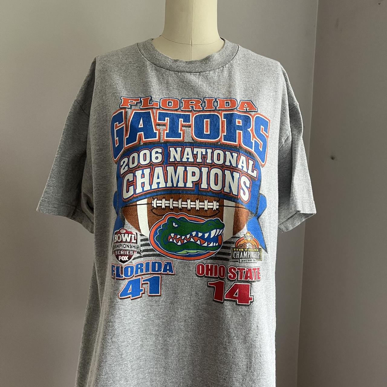 FLORIDA GATORS 2006 NATIONAL CHAMPIONS FOOTBALL T-SHIRT ( X-LARGE )