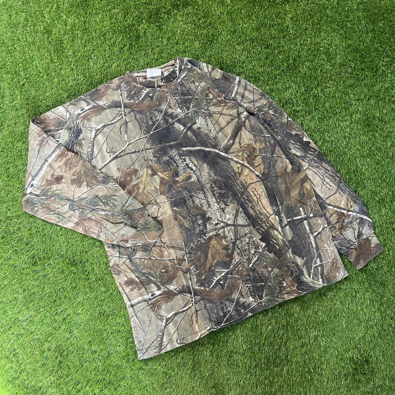 Realtree Long Sleeve Camo T Shirt Size XL measures... - Depop