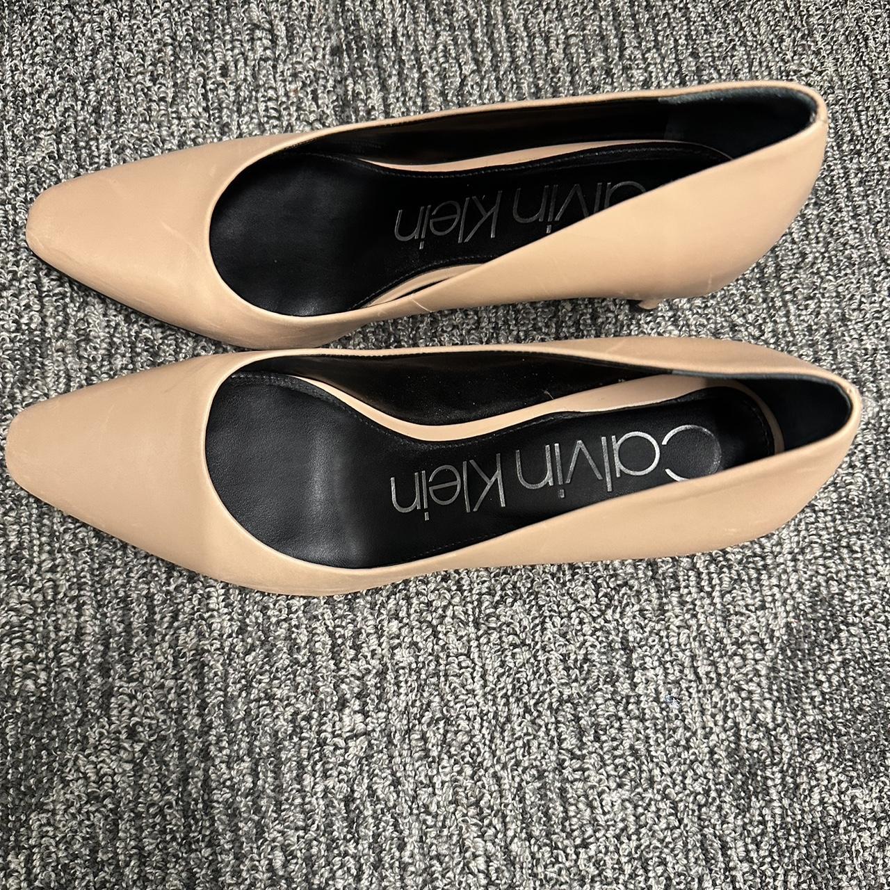 calvin klein nude pumps
