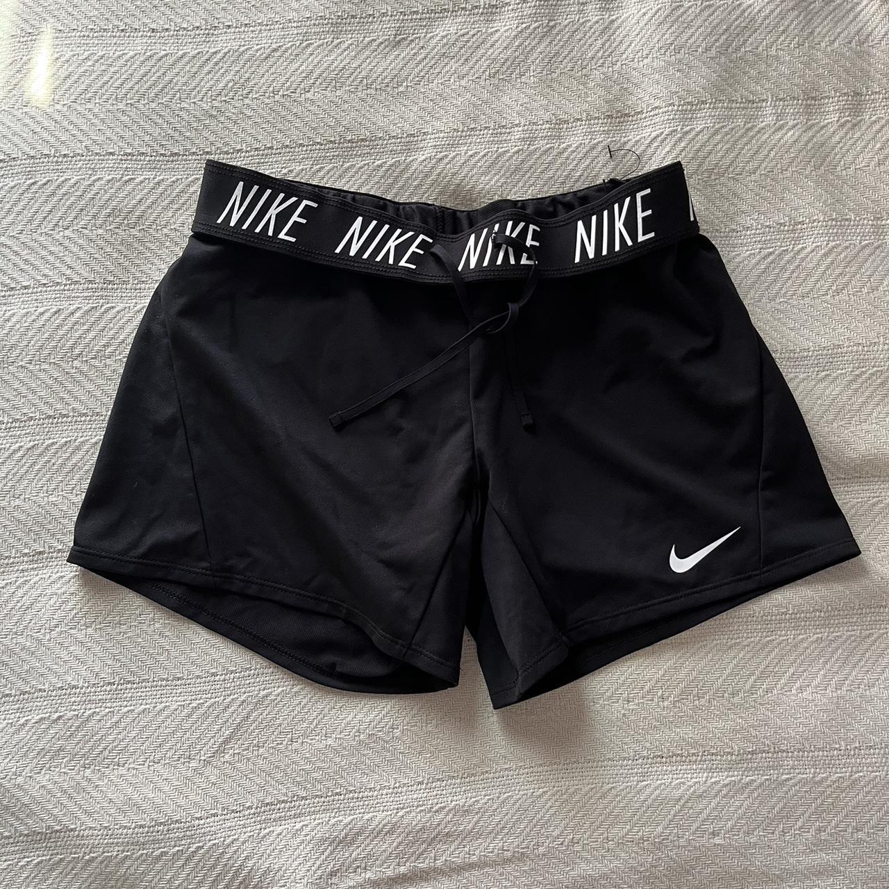 Nike Women's Shorts Depop