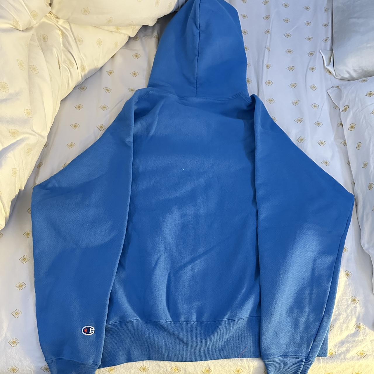 Champion Women's Blue and White Hoodie (3)
