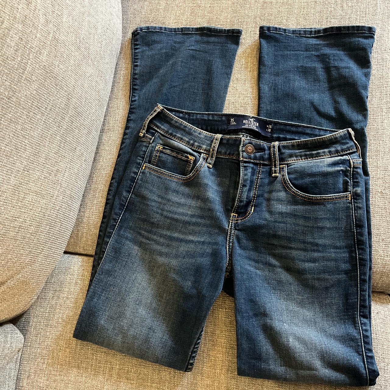 hollister flare jeans size 3 short. waist is 26