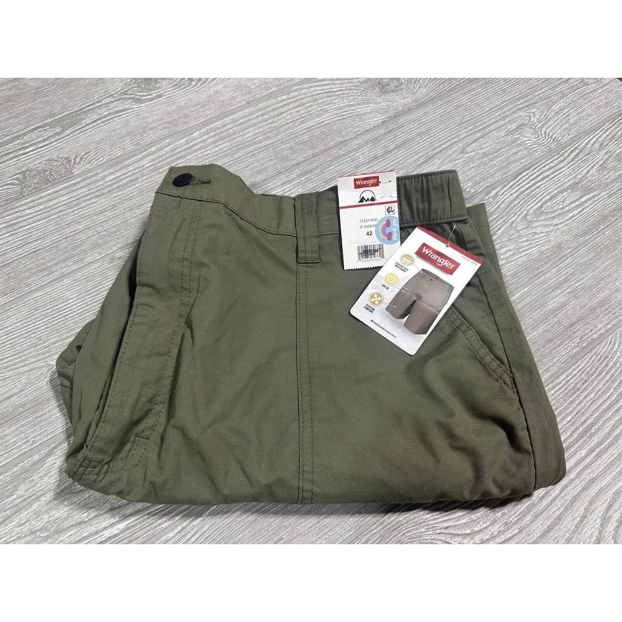 Wrangler Men's Green Shorts | Depop