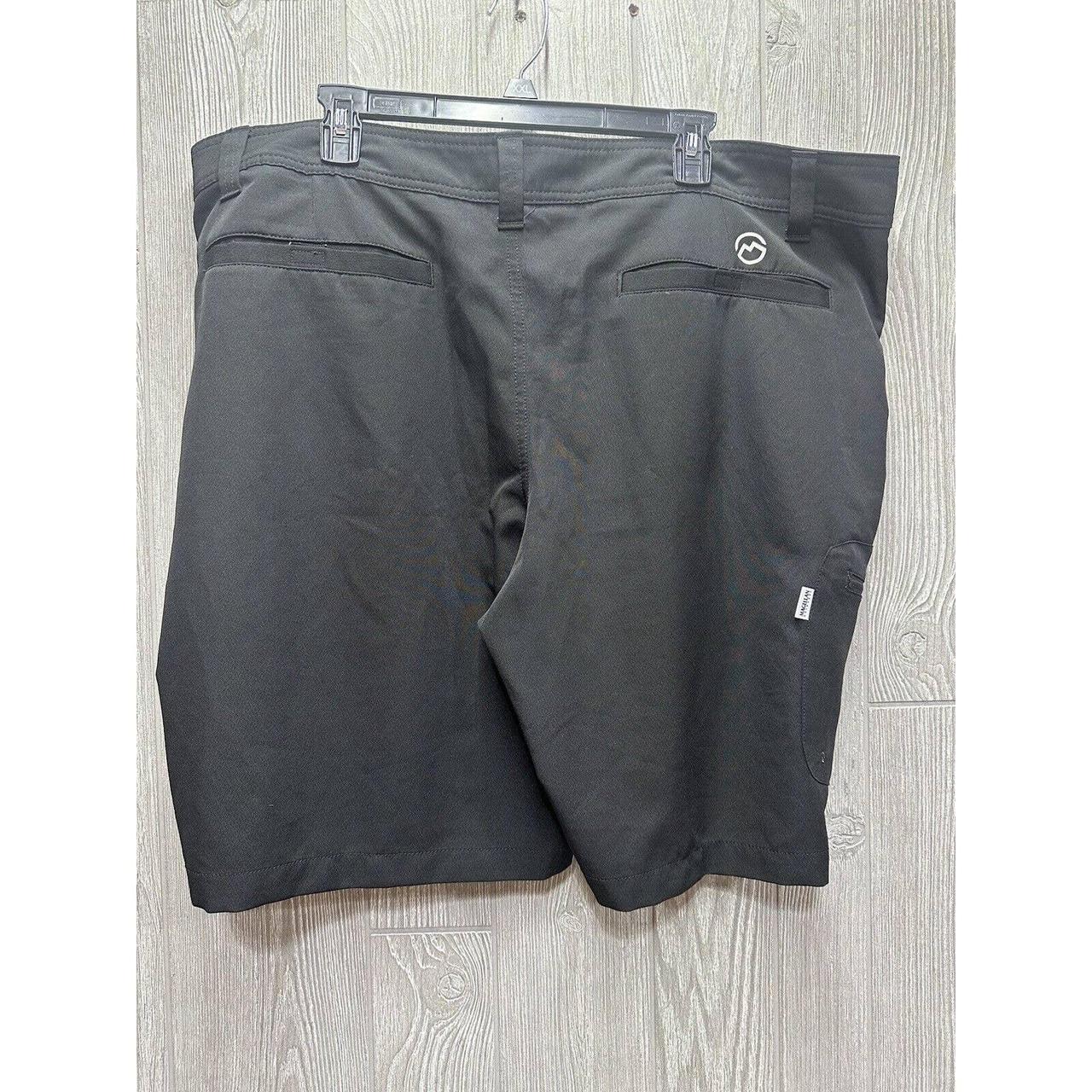 Magellan Fish Gear Shorts Back Men’s 42. Quik... - Depop