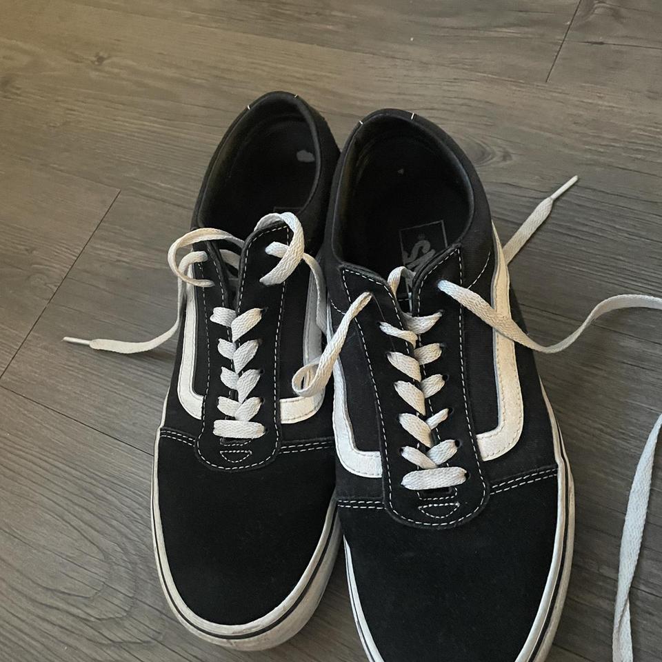 Classic black and white size 8 mens vans but fits a