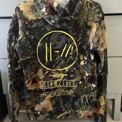 Twenty one pilots shop camo hoodie