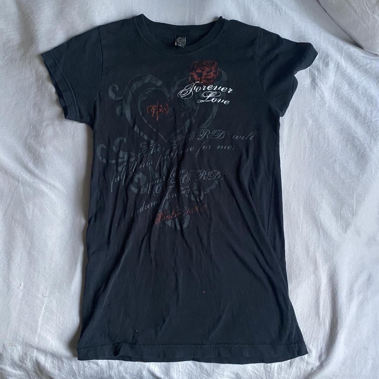 Women's Black and Red T-shirt | Depop