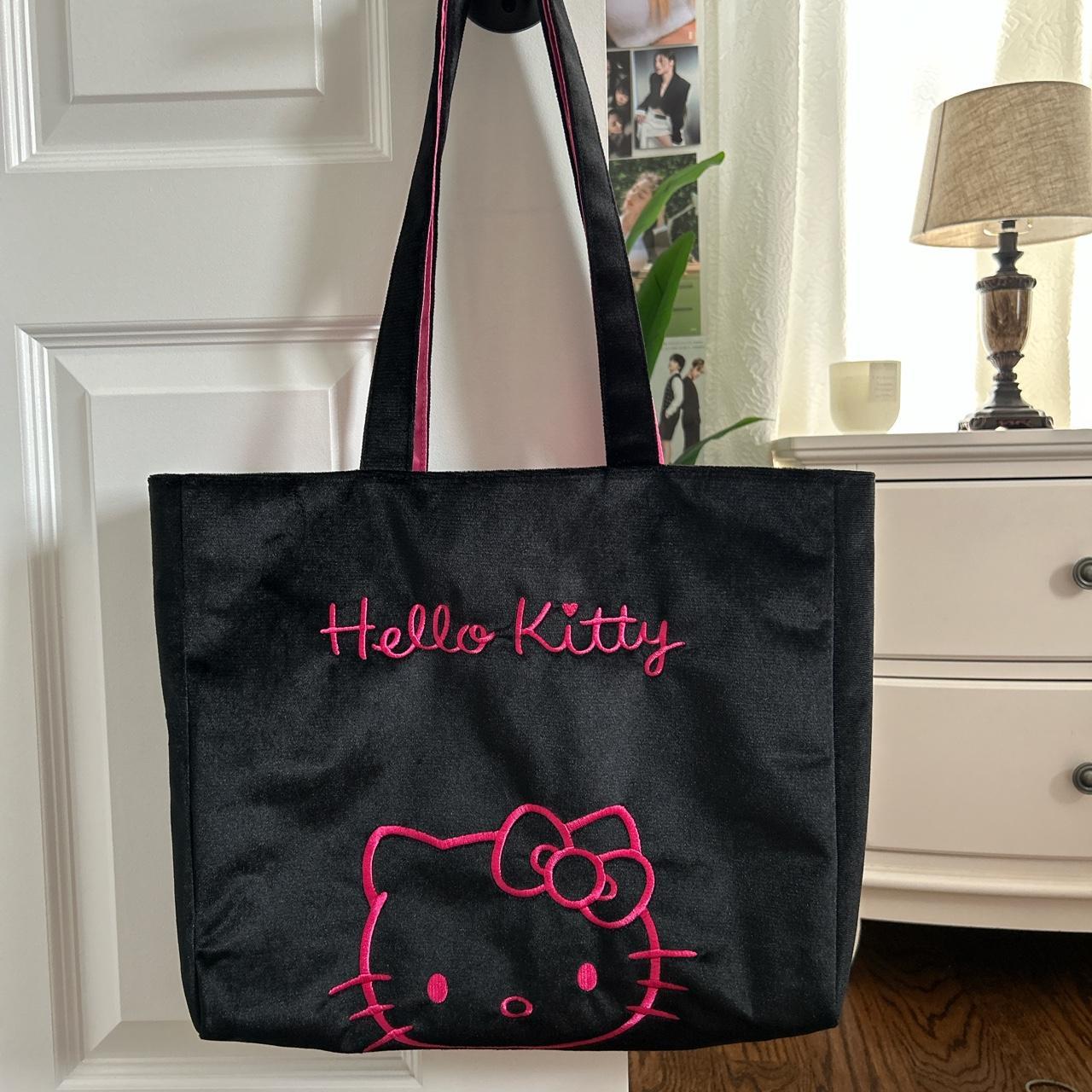 Hello Kitty Women's Black and Pink Bag | Depop