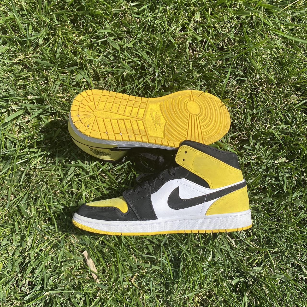 mens yellow jordan 1