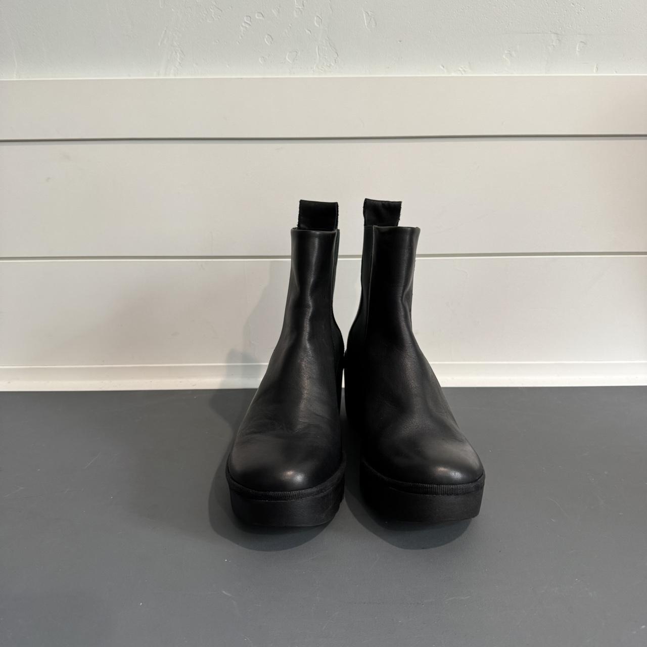 item listed by osiris_chic