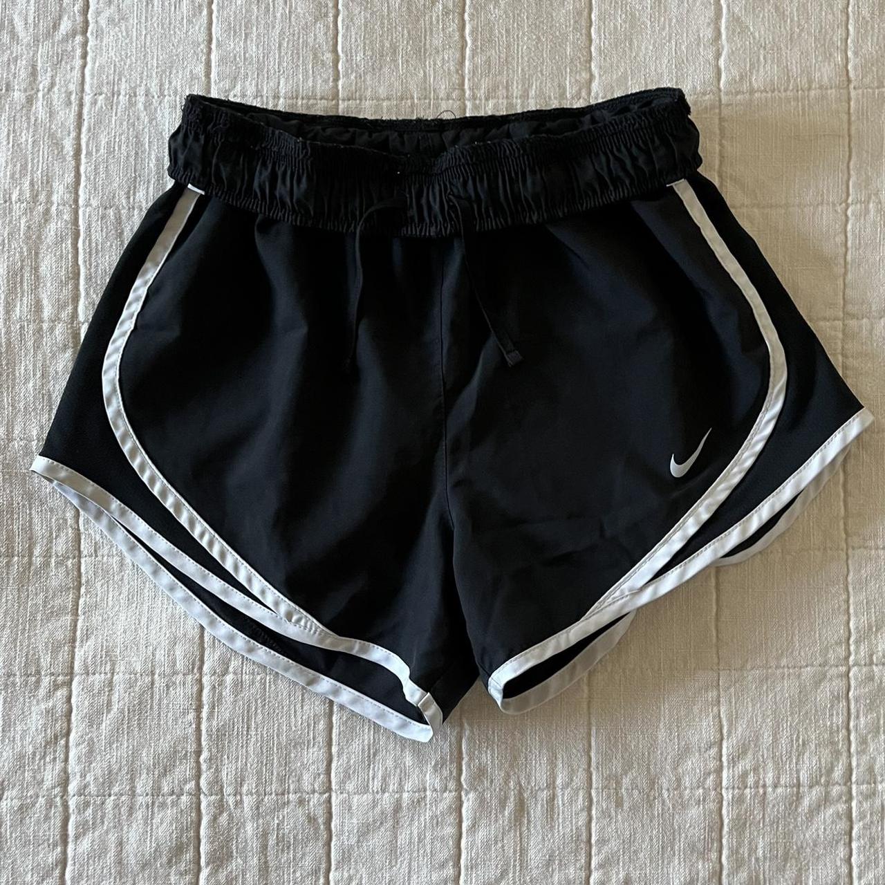 black and white nike running shorts