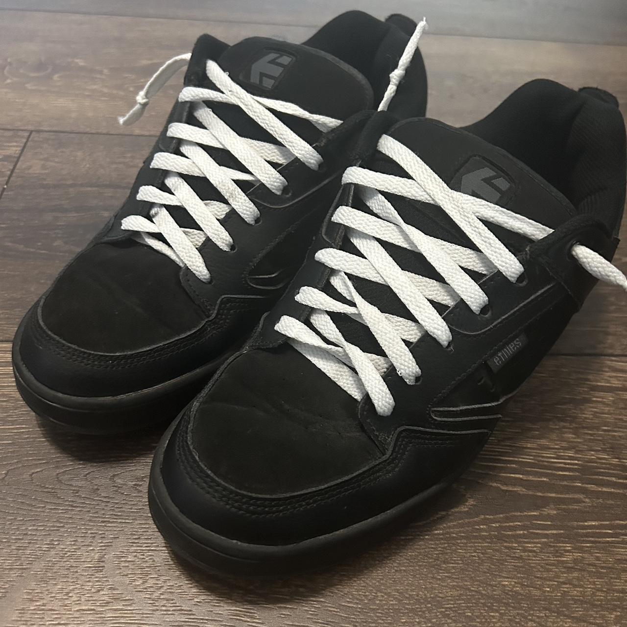 Size 11 DC style Etnies chunky shoes - Depop