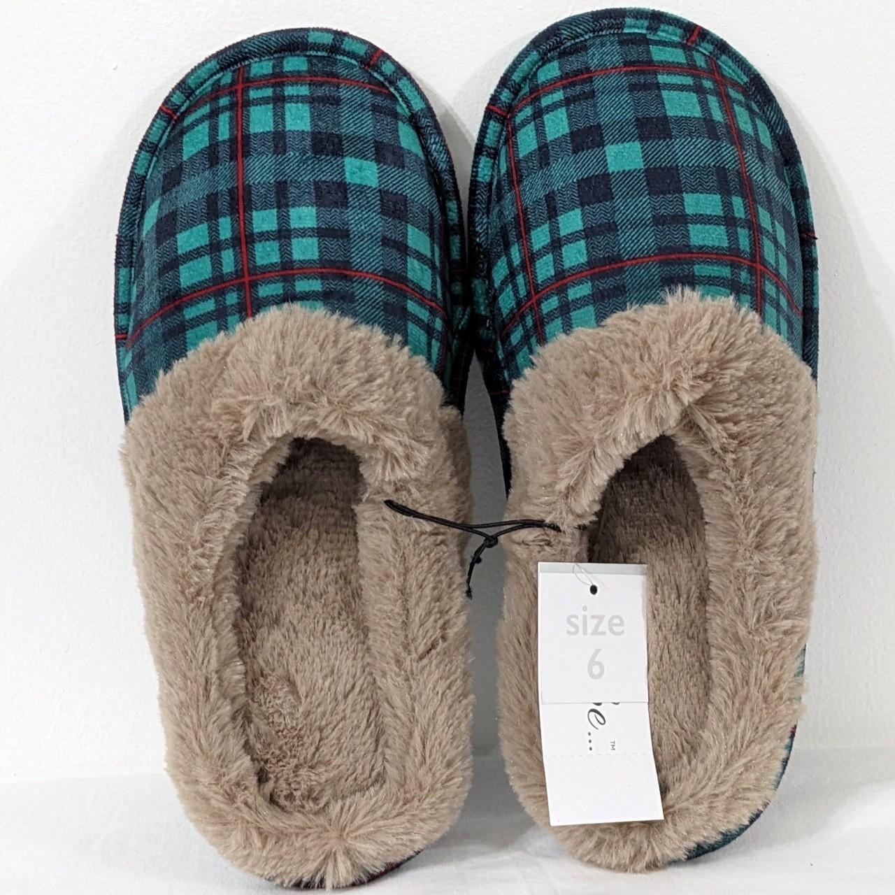 Green plaid store slippers