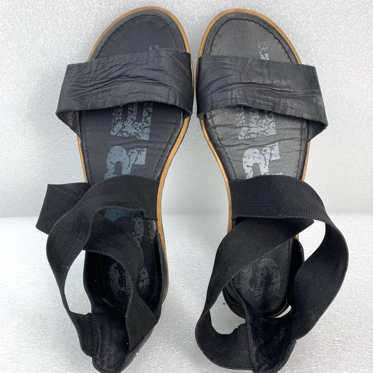 Sorel Women's Black and Tan Sandals (4)