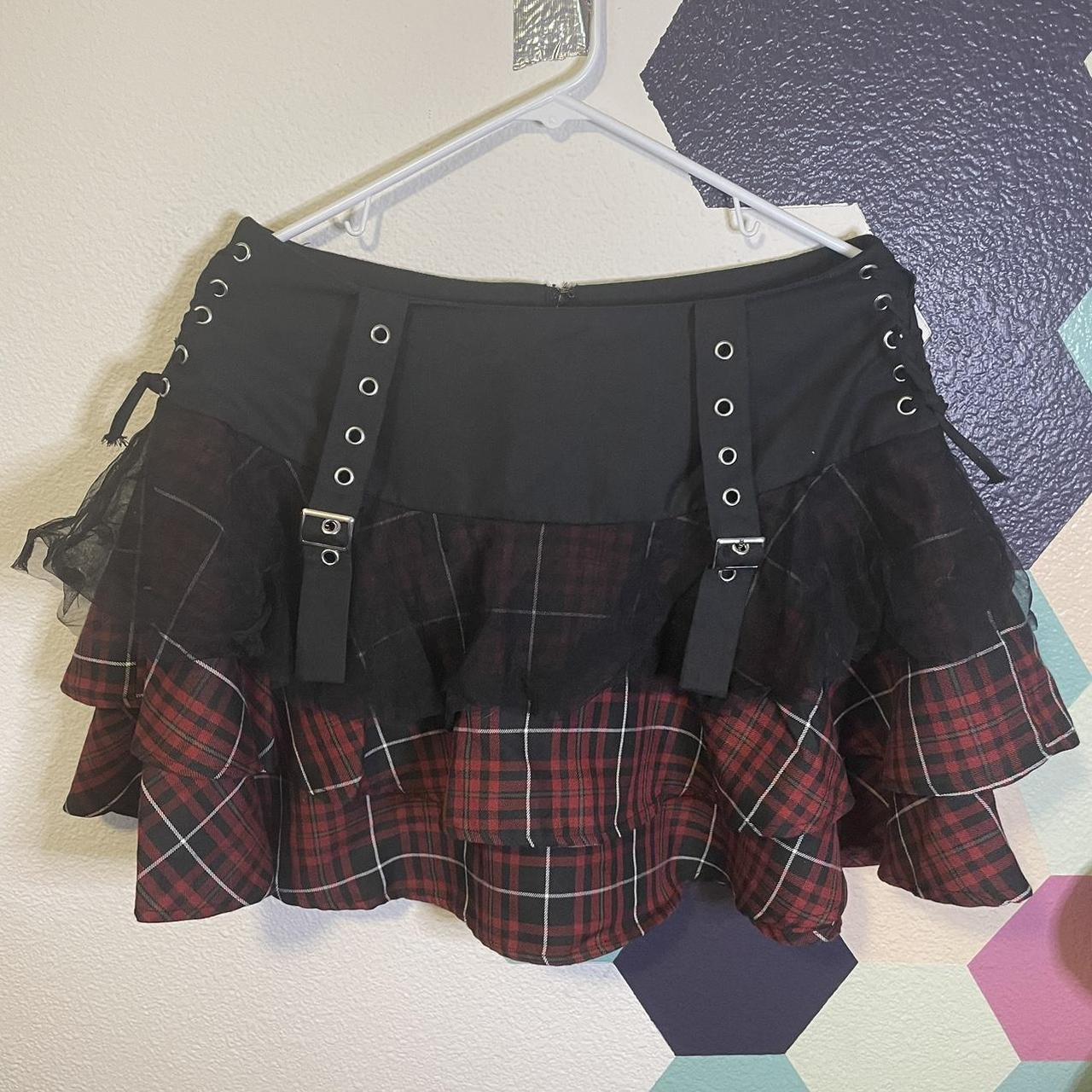 Hot Topic Women's Red and Black Skirt Depop