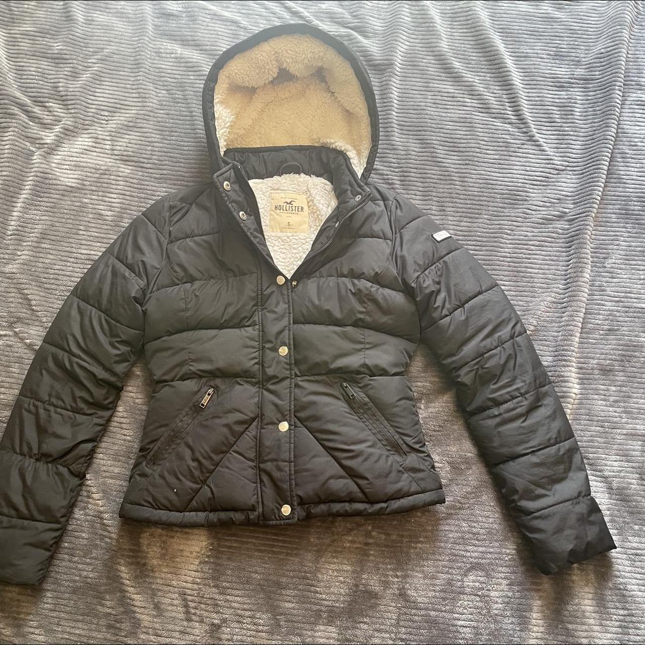 Hollister sherpa lined puffer on sale jacket