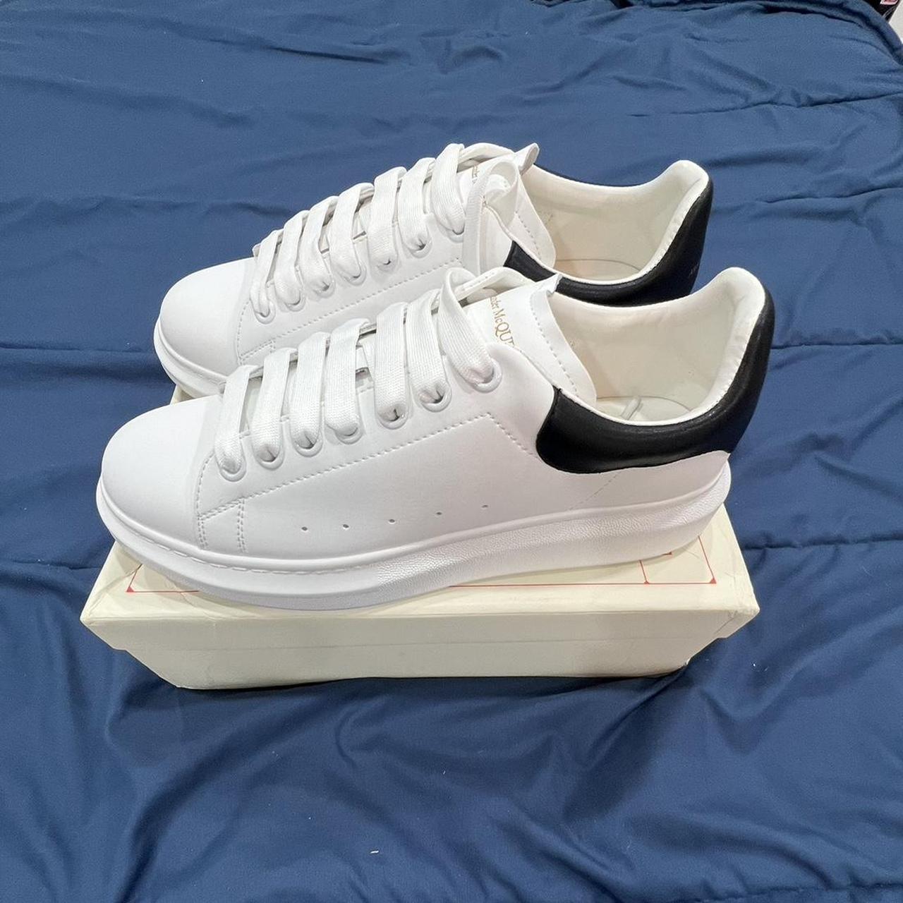 alexander mcqueen sneakers weight