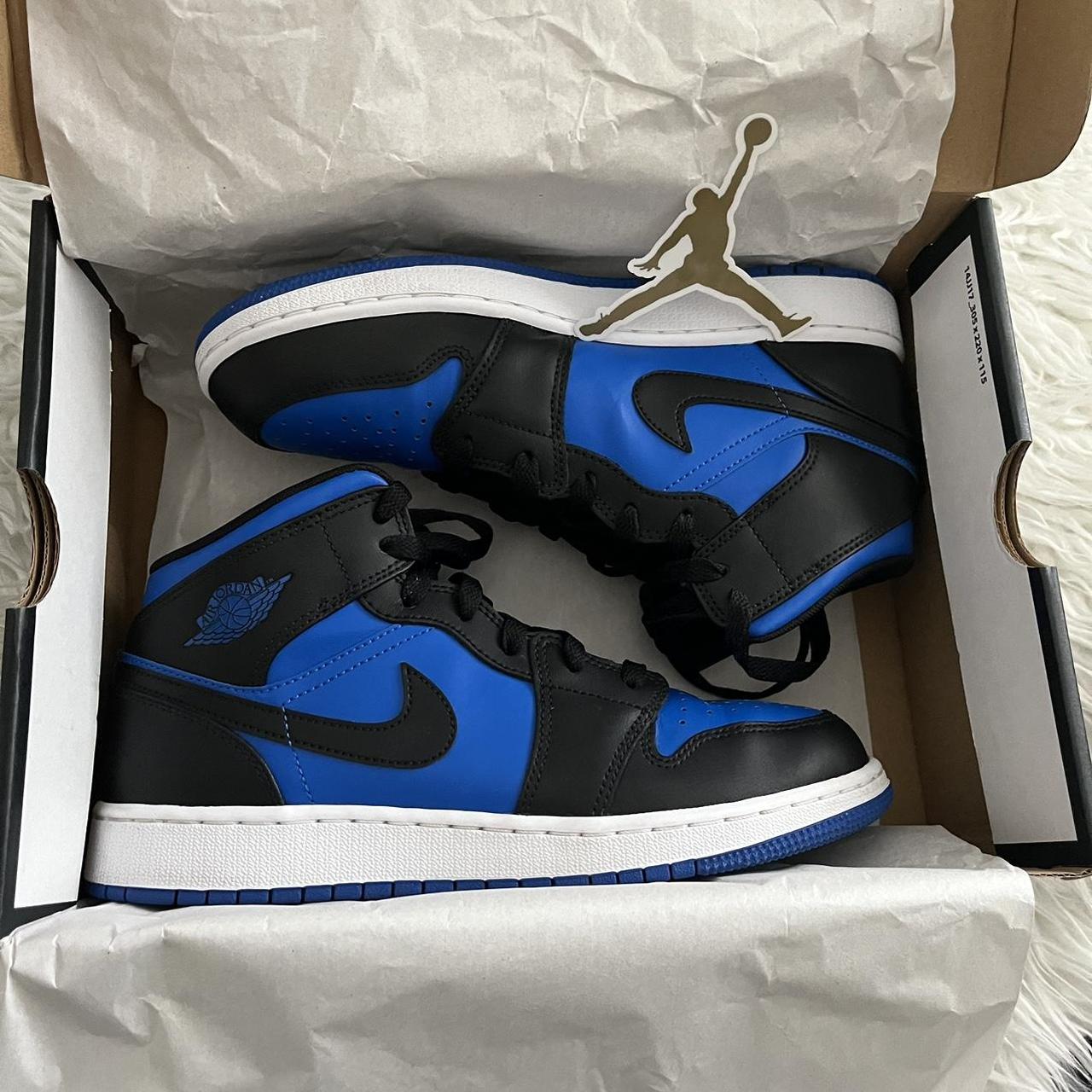 Air Jordan Mid Shoe Box Nike Air Jordan Mid (GS), Royal Blue, Black,
