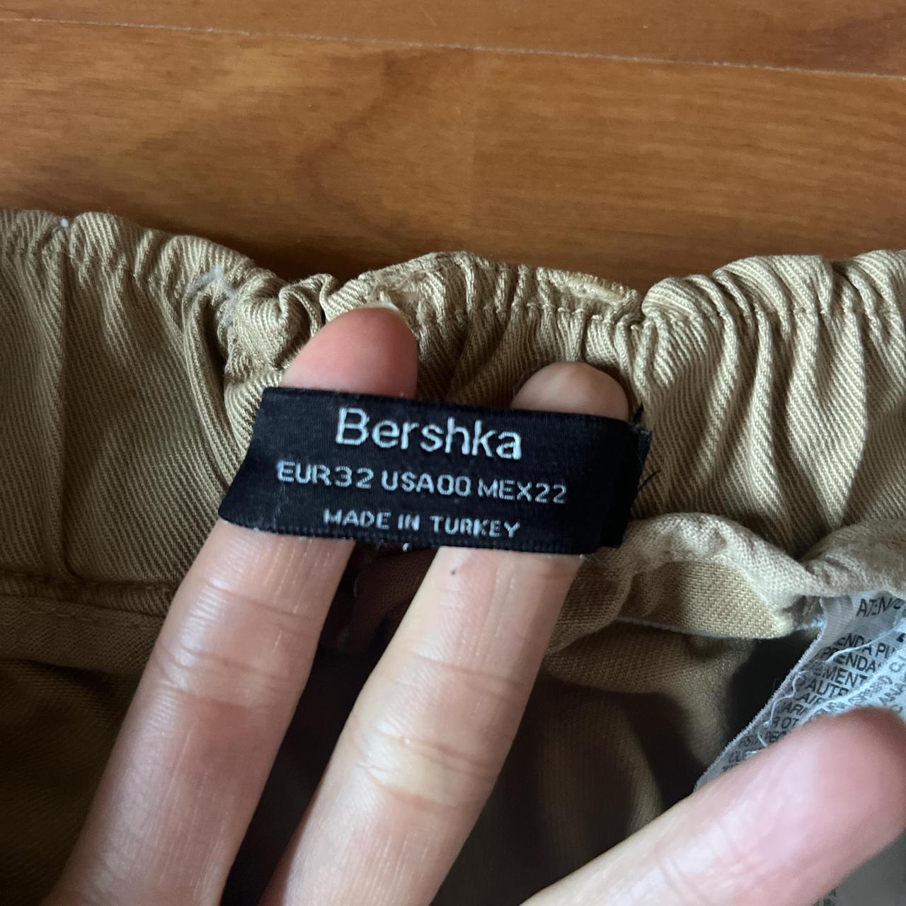 Beige Cargo Pants Worn a few times. They have a... Depop