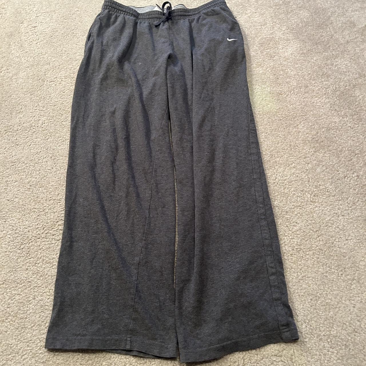 Vintage baggy nike sweatpants Size - Depop