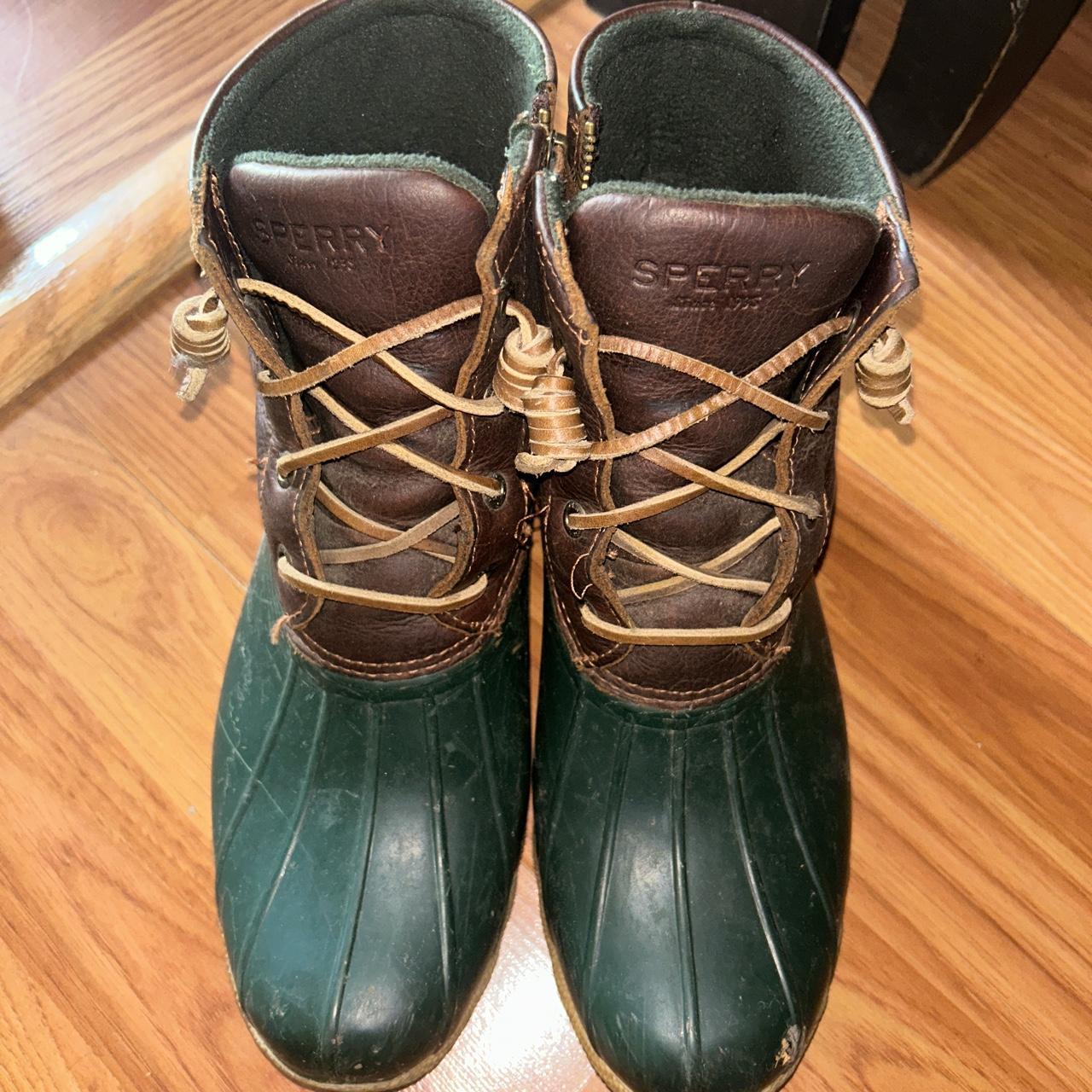 Sperry deals boots green