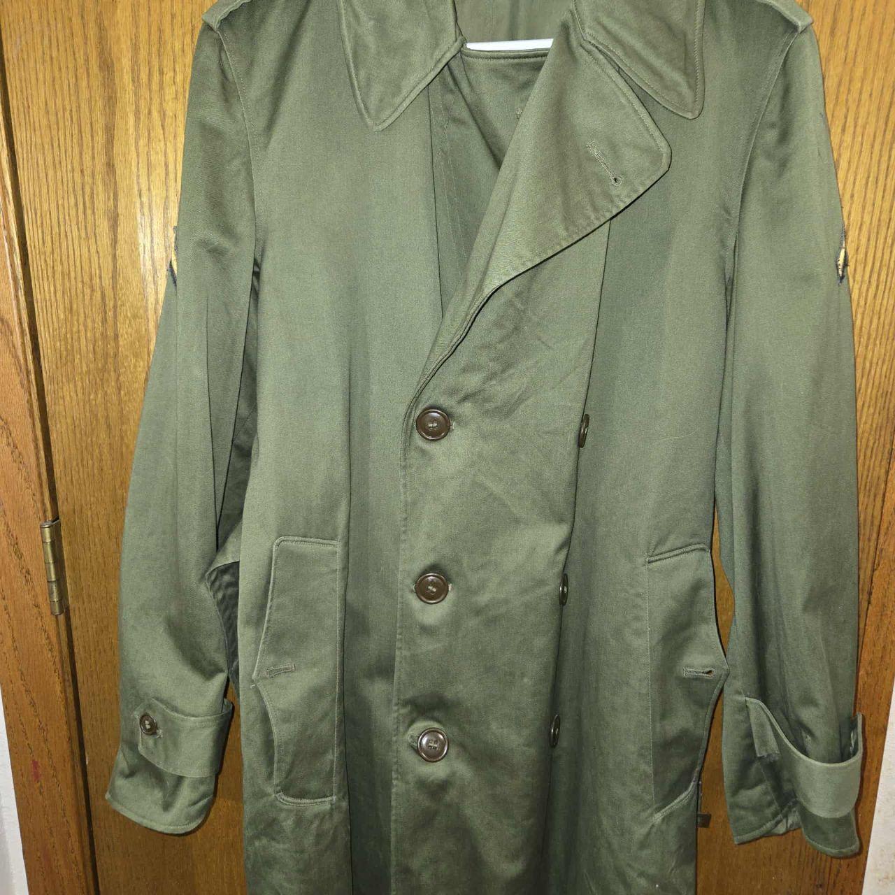 Source Unknown Men's Overcoat - Green/Khaki - S –… - image 1