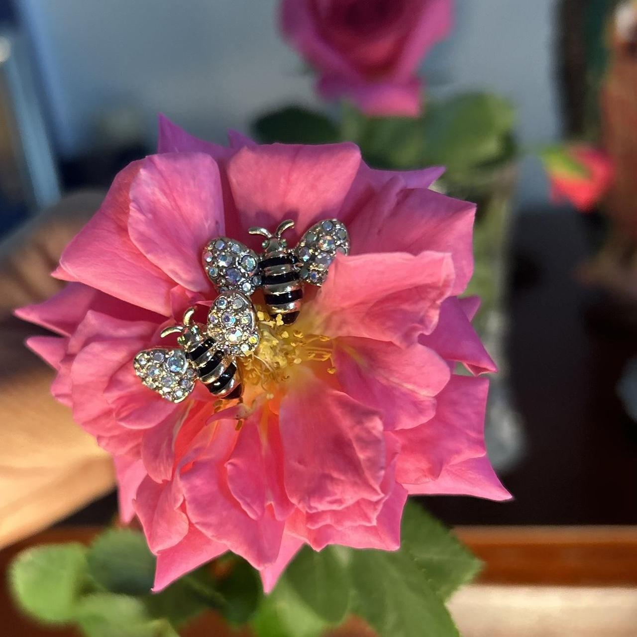 Betsey johnson hot sale bee earrings