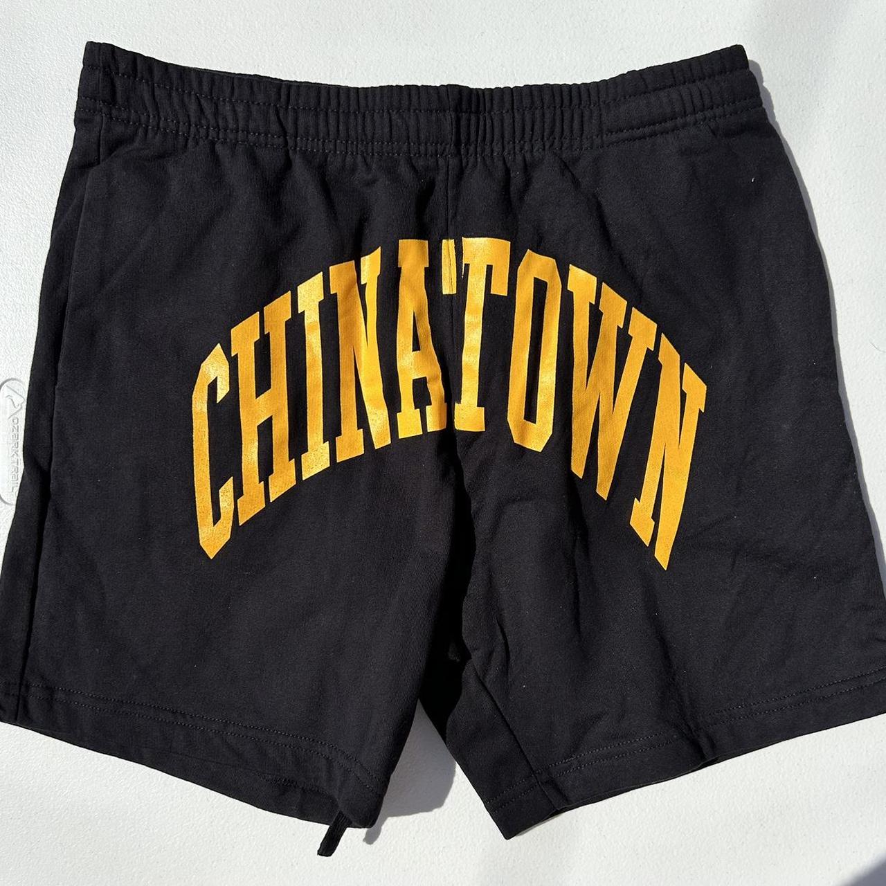 Chinatown market sweat shorts size large outlet